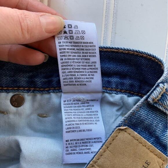 American Eagle Mom Jean Womens Denim Jeans Medium Wash Size 6 High Rise - Picture 8 of 8